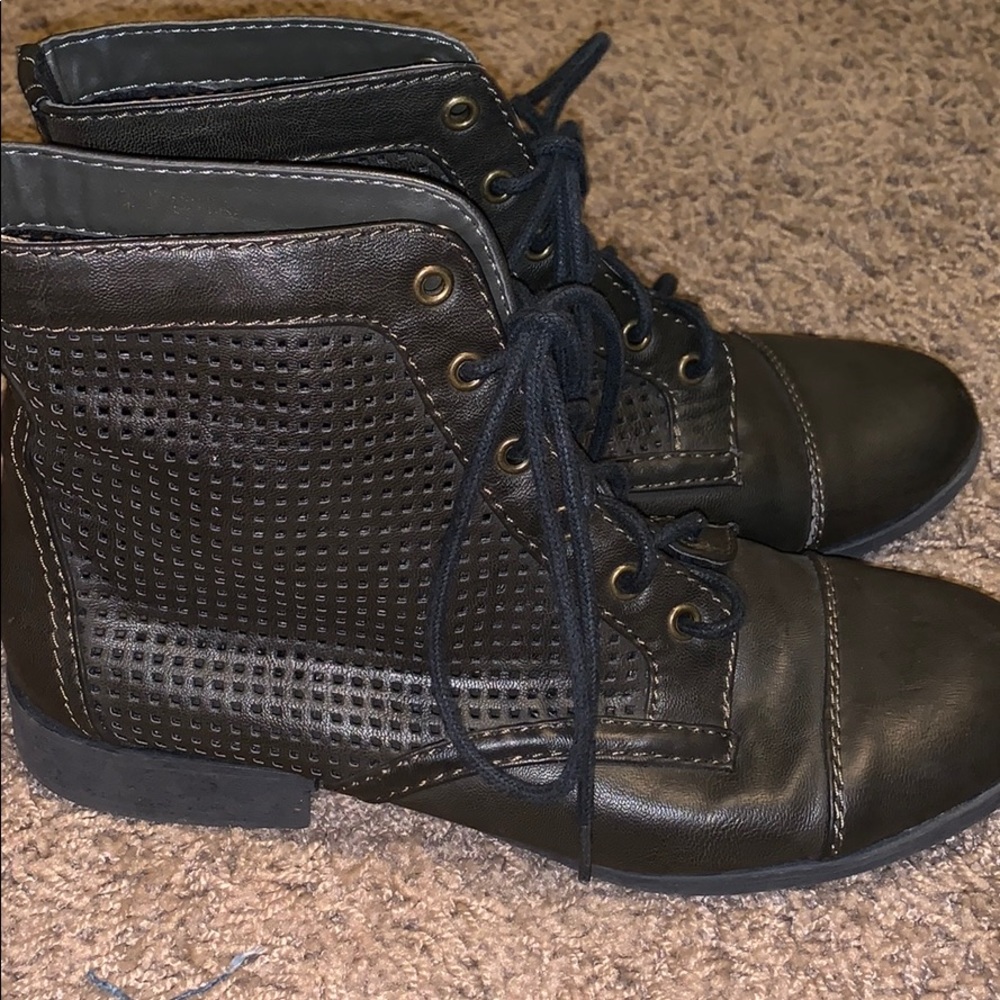 Black Boots